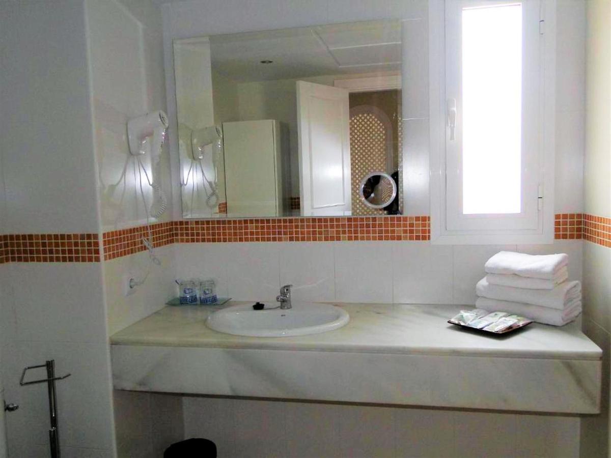 Attractive Holiday Home In Roquetas De Mar Surrounded By Beaches Exterior photo